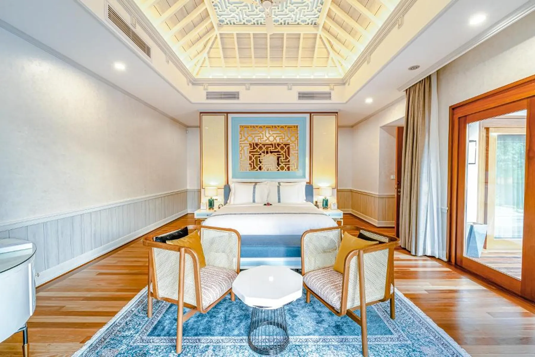 Hideaway Beach Resort & Spa, image 2